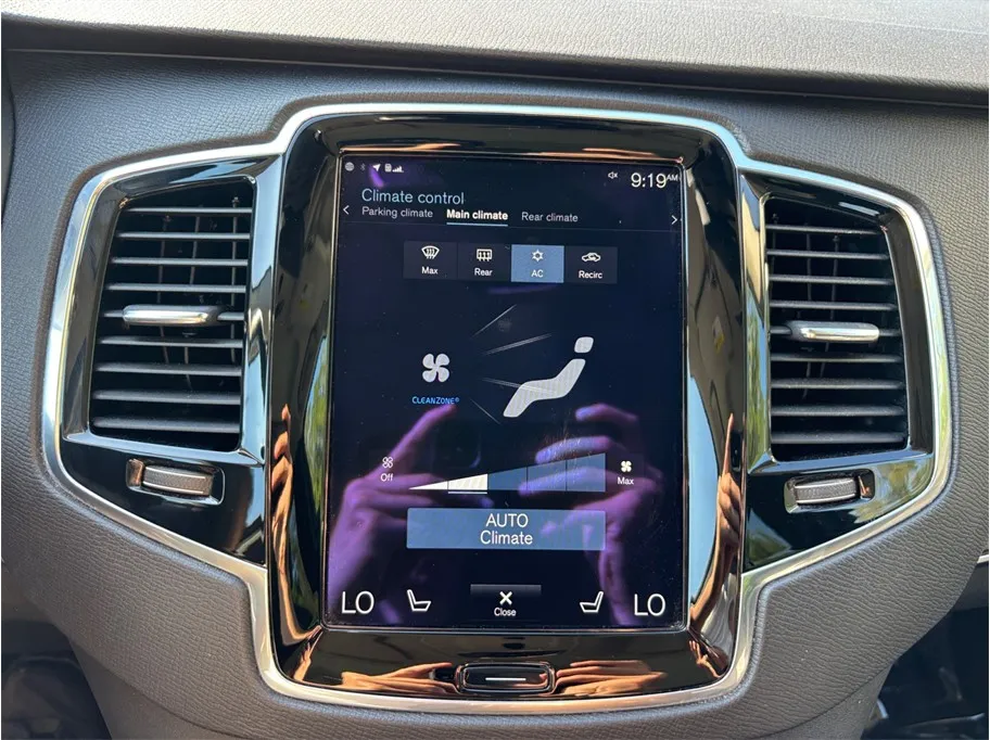 Volvo XC90 photo 33