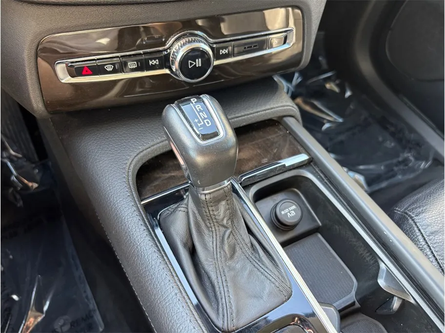 Volvo XC90 photo 37