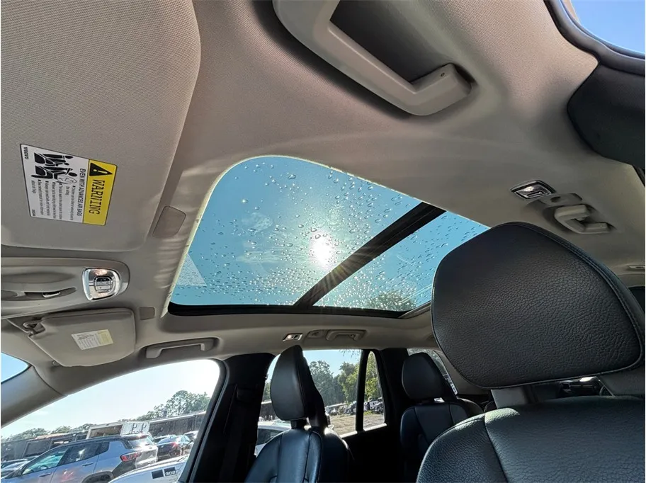 Volvo XC90 photo 38