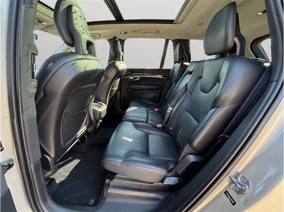Volvo XC90 photo 39