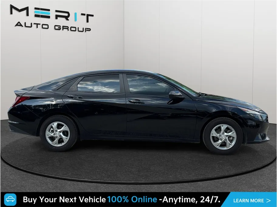 Hyundai Elantra photo 10