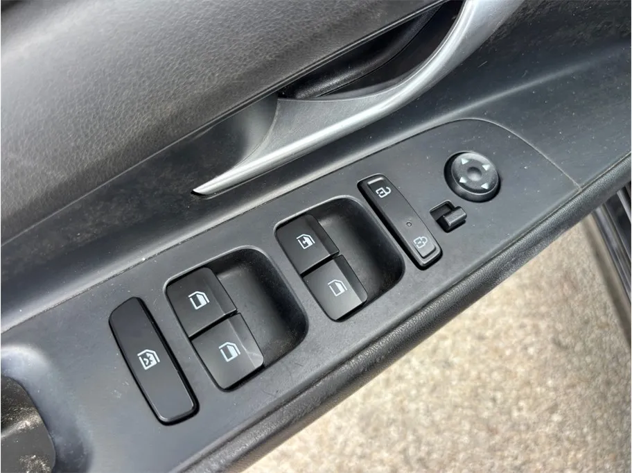 Hyundai Elantra photo 17