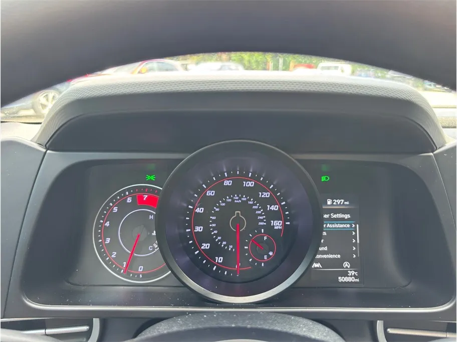 Hyundai Elantra photo 18
