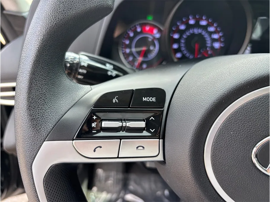 Hyundai Elantra photo 20