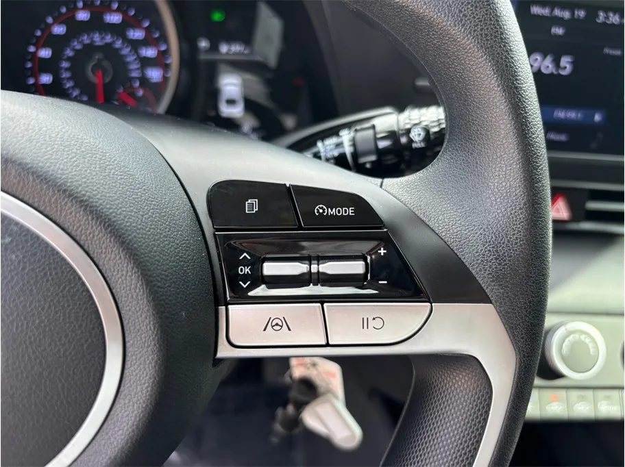 Hyundai Elantra photo 21