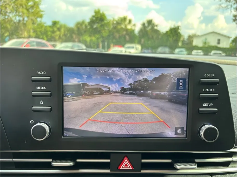 Hyundai Elantra photo 23