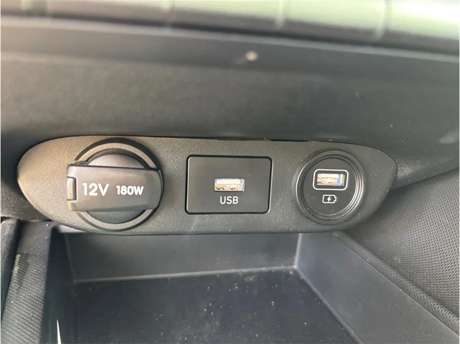 Hyundai Elantra photo 26