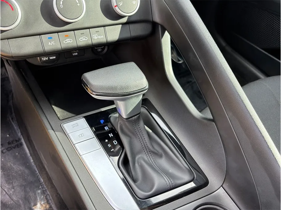 Hyundai Elantra photo 28