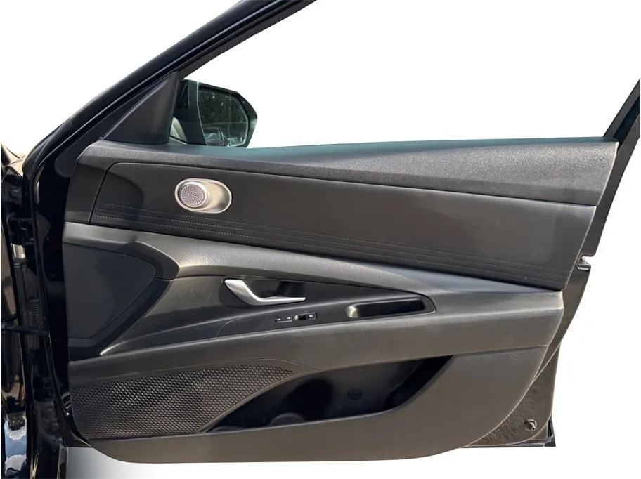 Hyundai Elantra photo 33