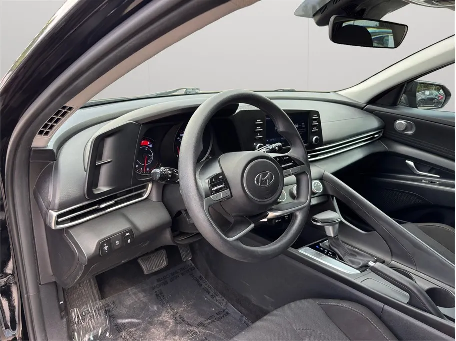 Hyundai Elantra photo 6