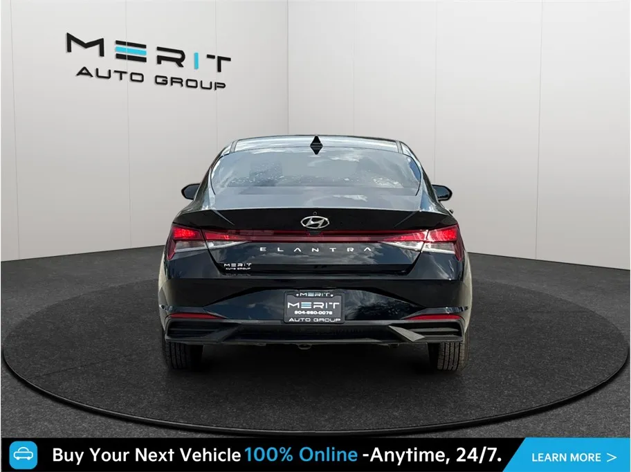 Hyundai Elantra photo 8