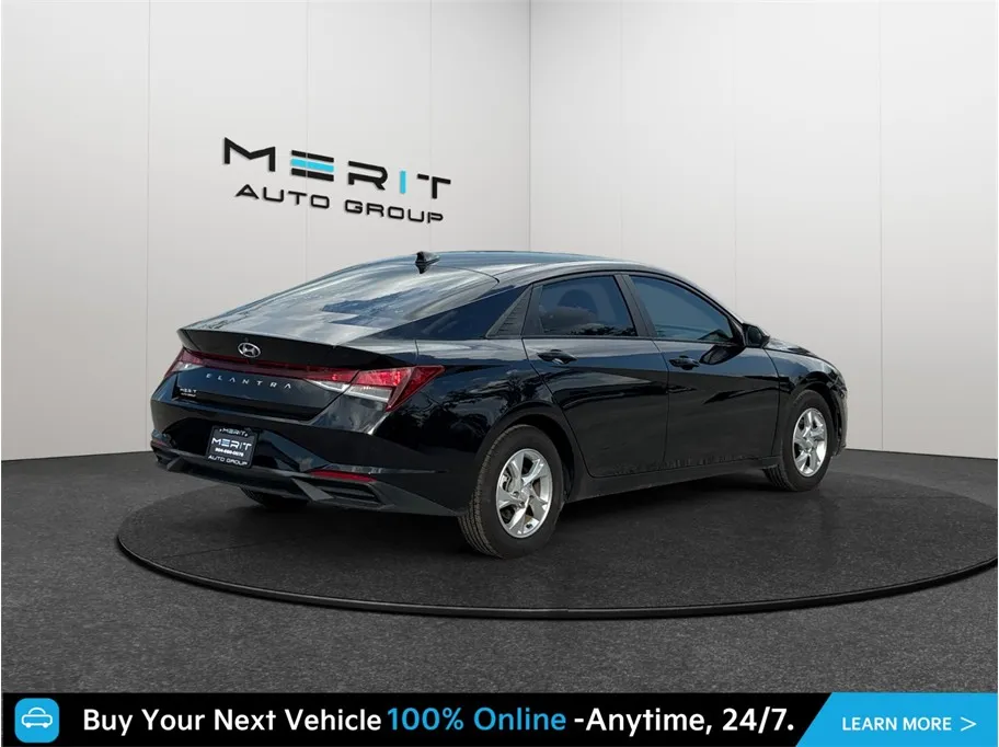 Hyundai Elantra photo 9