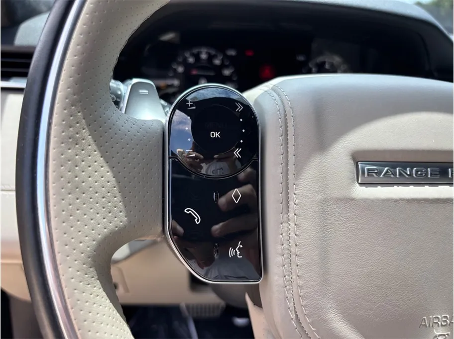 Land Rover Range Rover Velar photo 28
