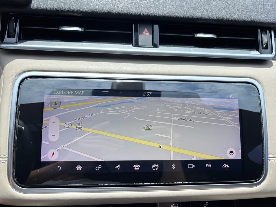 Land Rover Range Rover Velar photo 32