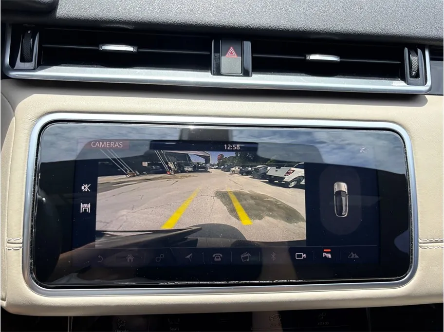 Land Rover Range Rover Velar photo 33