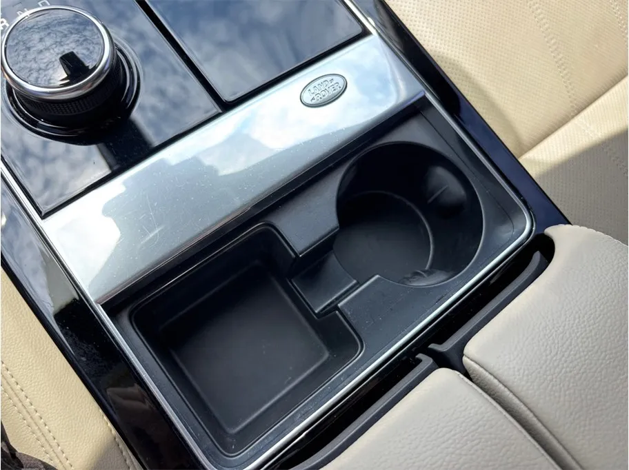 Land Rover Range Rover Velar photo 37