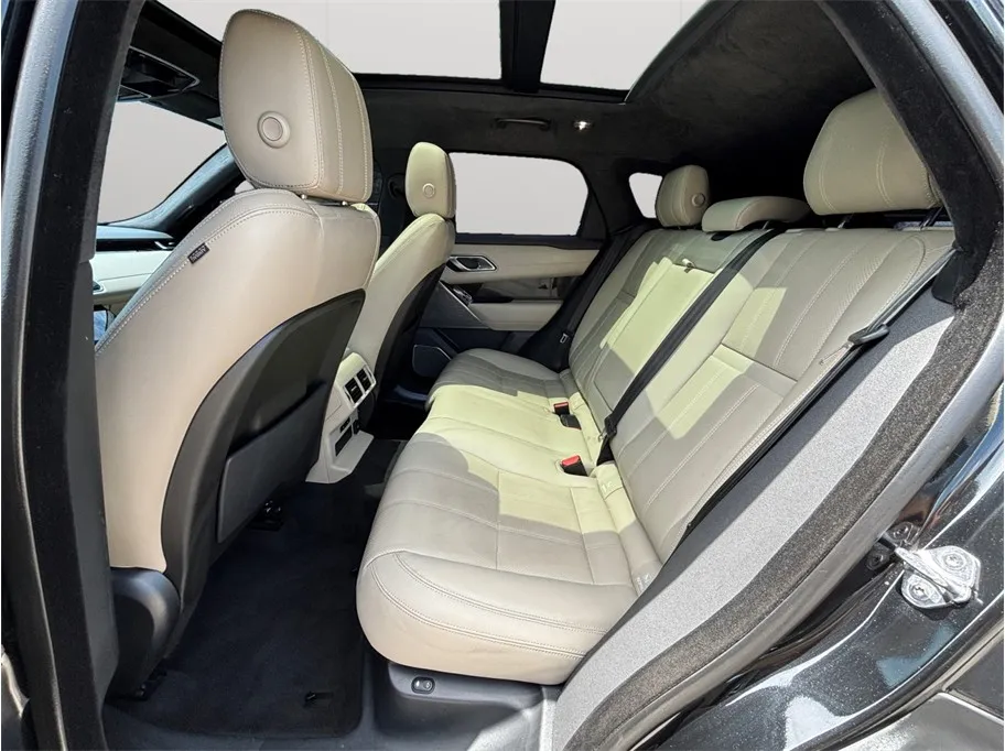 Land Rover Range Rover Velar photo 41