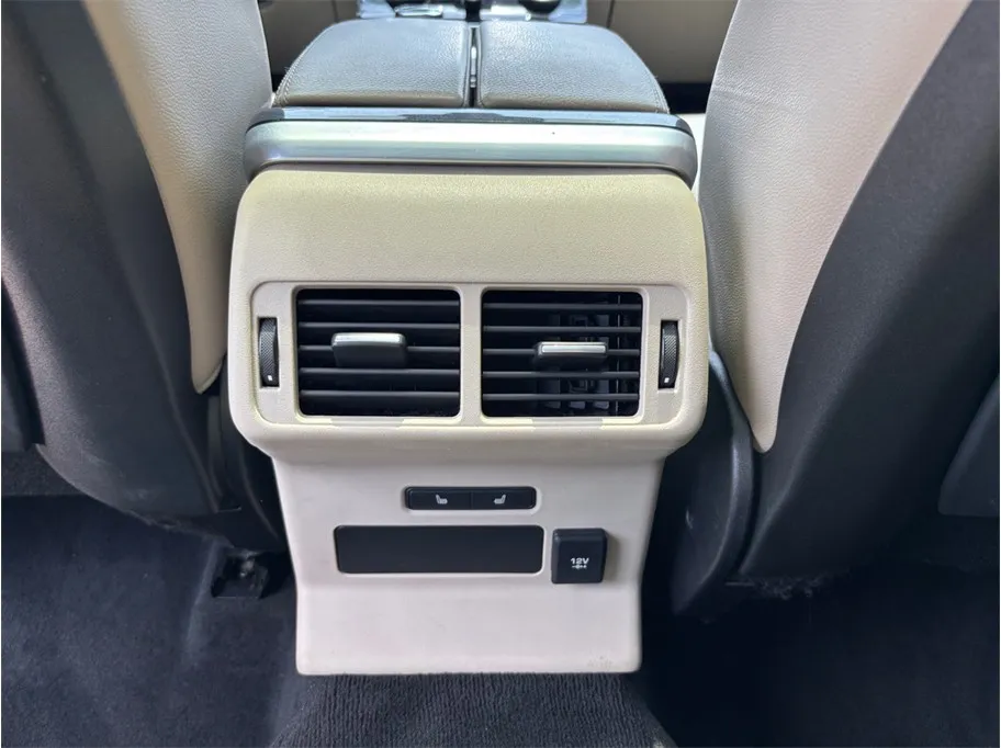 Land Rover Range Rover Velar photo 43