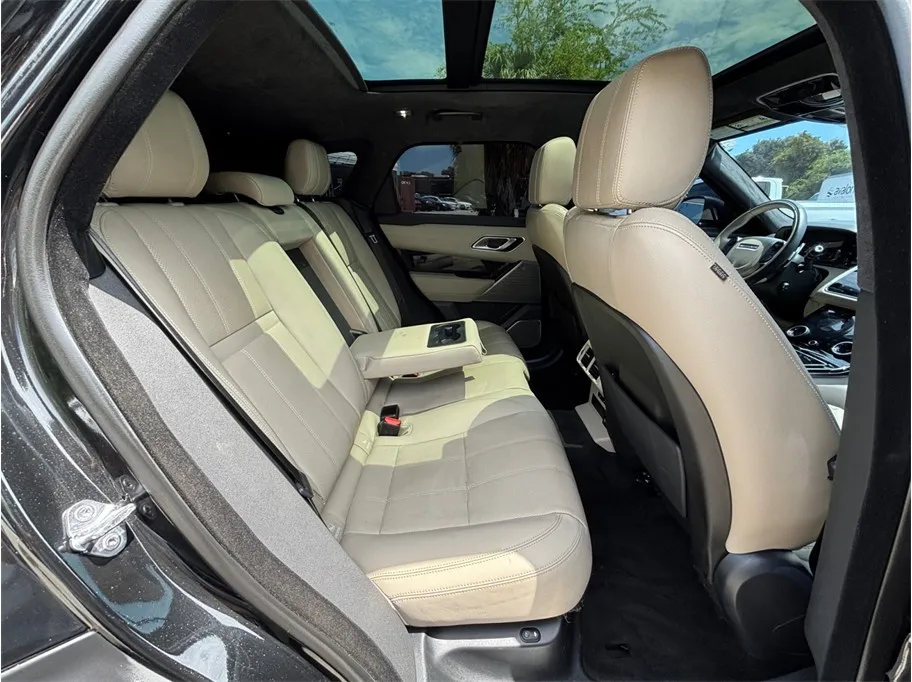 Land Rover Range Rover Velar photo 46