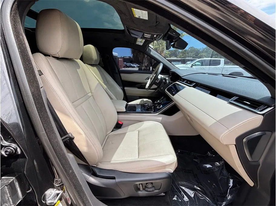 Land Rover Range Rover Velar photo 47