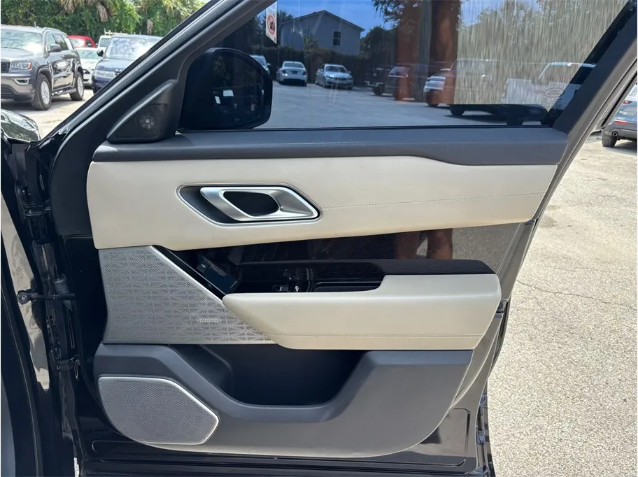 Land Rover Range Rover Velar photo 49