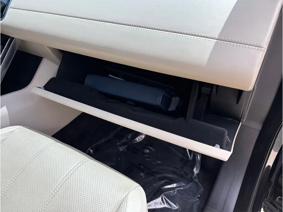 Land Rover Range Rover Velar photo 50