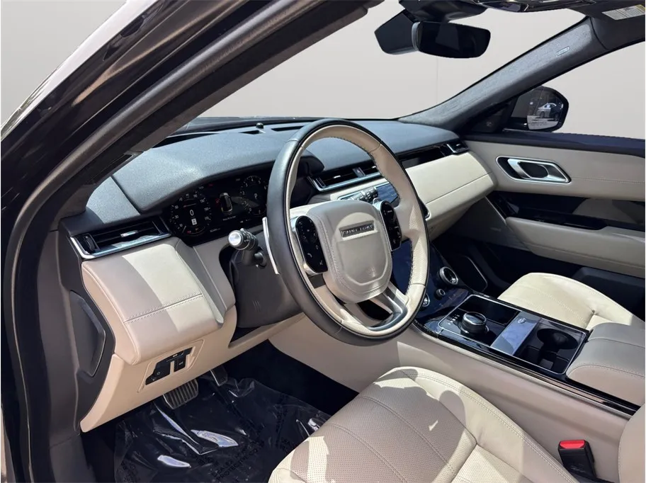 Land Rover Range Rover Velar photo 6