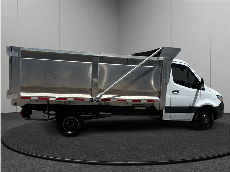 Mercedes-Benz Sprinter photo 10