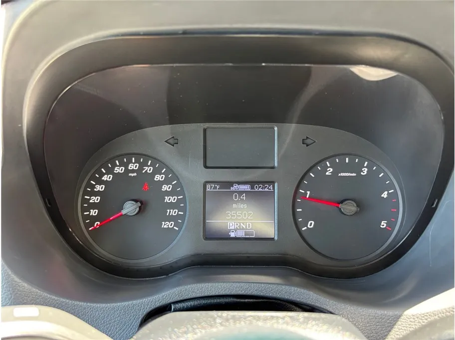 Mercedes-Benz Sprinter photo 17
