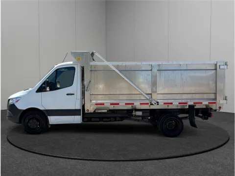 More photos of 2021 Mercedes-benz Sprinter 4500 Cab & Chassis 170 WB Cab & Chassis 2D at Merit Auto Group Atlantic, FL