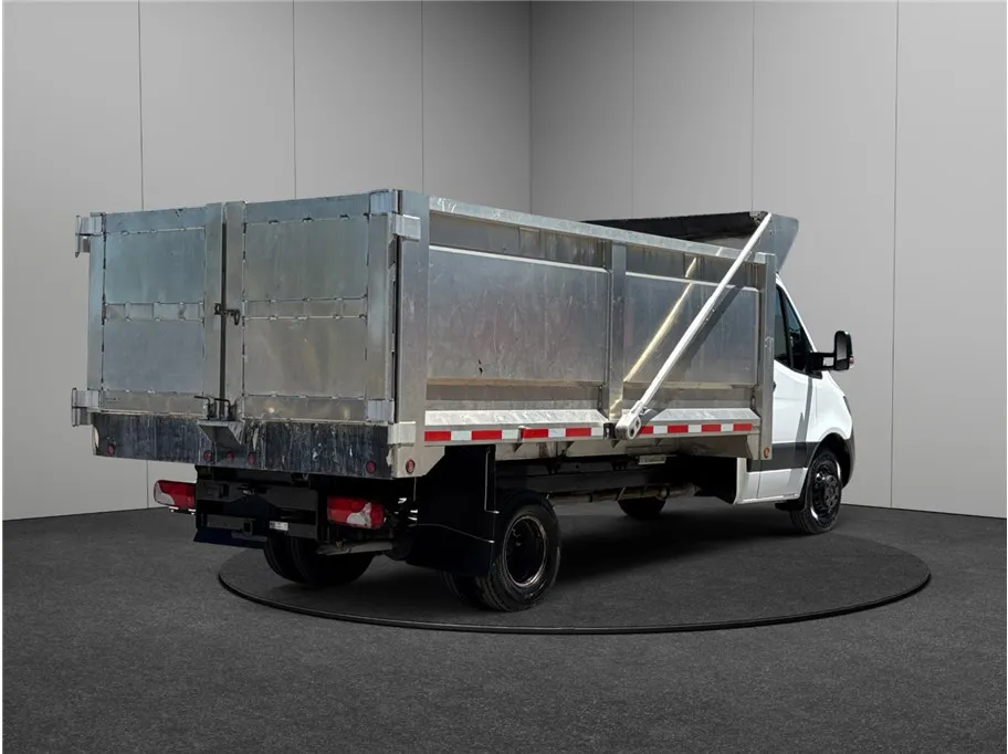 Mercedes-Benz Sprinter photo 9