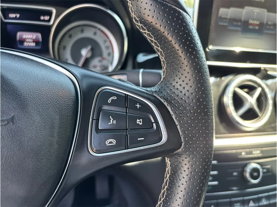 Mercedes-Benz CLA photo 23