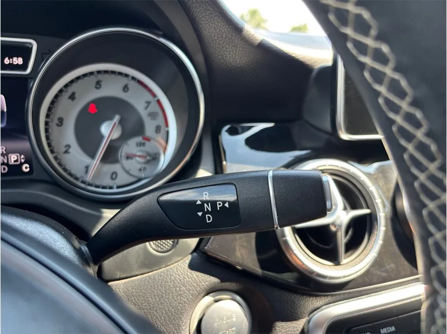 Mercedes-Benz CLA photo 29