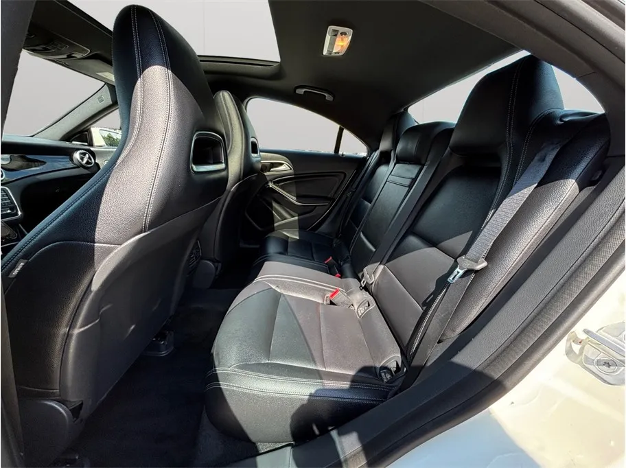 Mercedes-Benz CLA photo 31