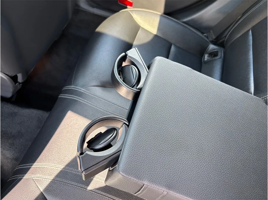 Mercedes-Benz CLA photo 34