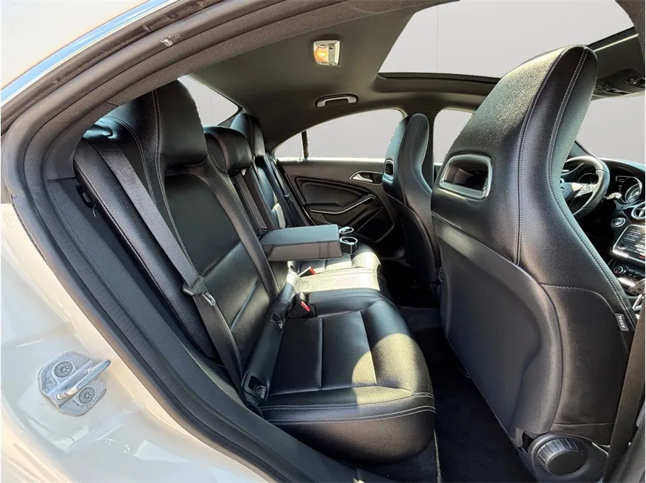 Mercedes-Benz CLA photo 35