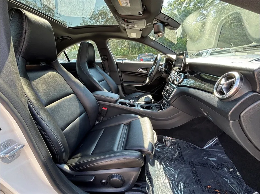 Mercedes-Benz CLA photo 36