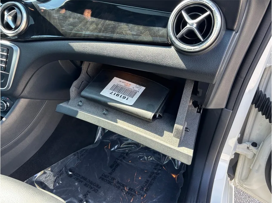 Mercedes-Benz CLA photo 38