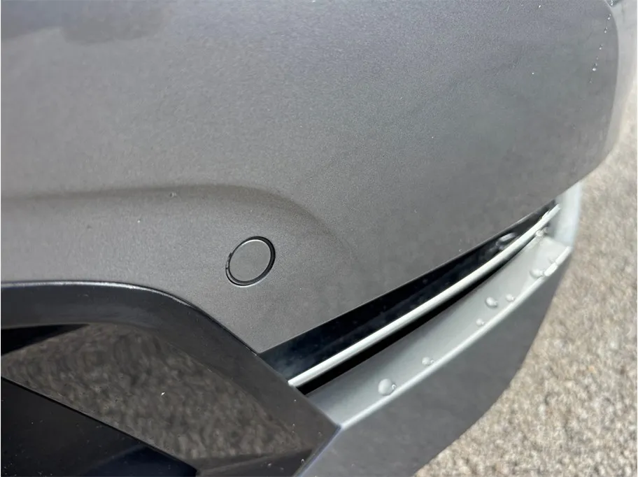 BMW 5 Series photo 14
