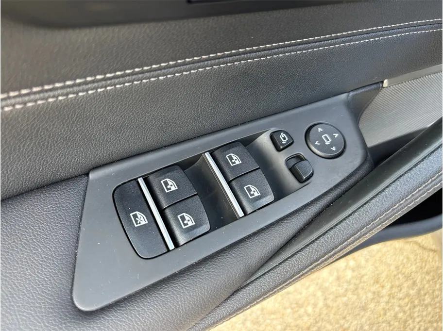 BMW 5 Series photo 25