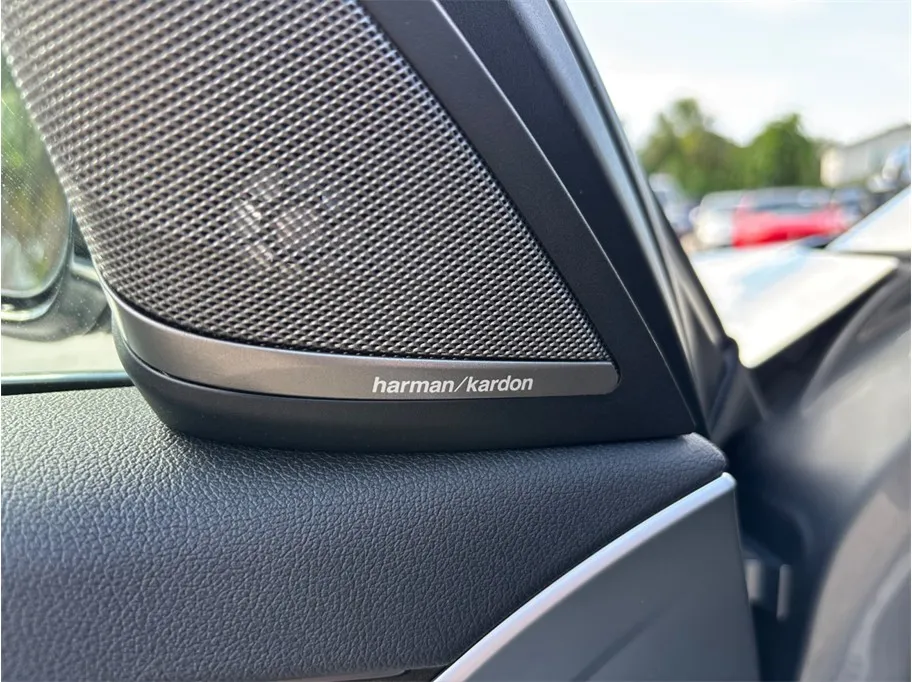 BMW 5 Series photo 27