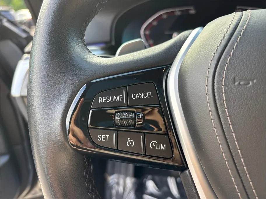 BMW 5 Series photo 30