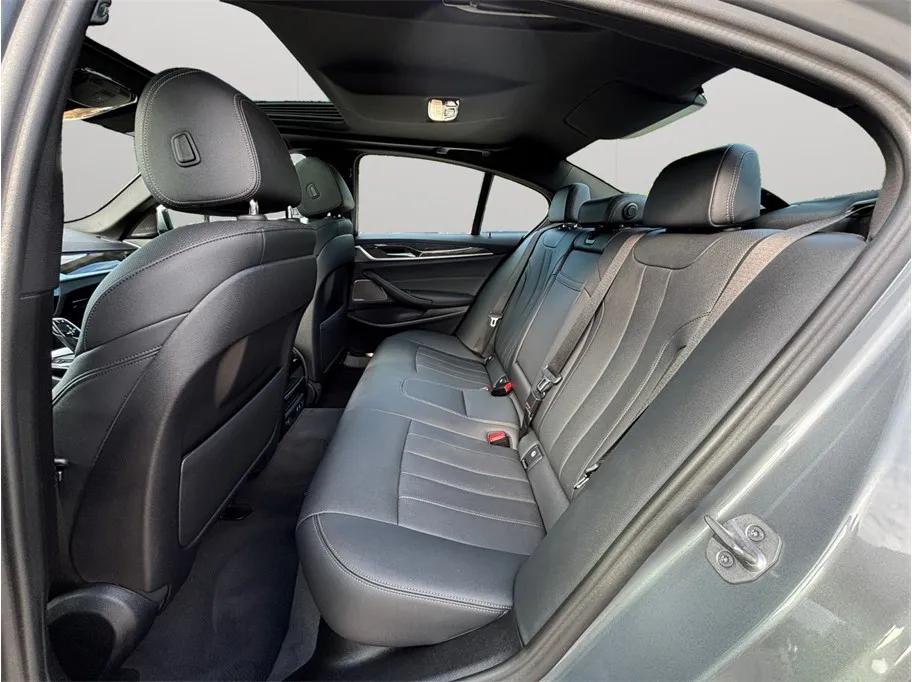 BMW 5 Series photo 43