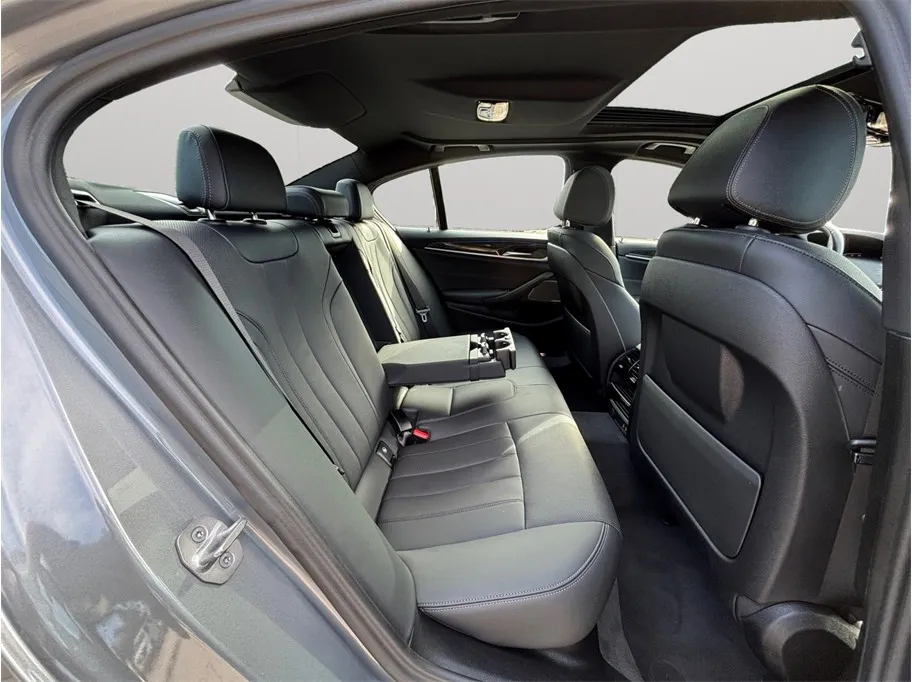 BMW 5 Series photo 47