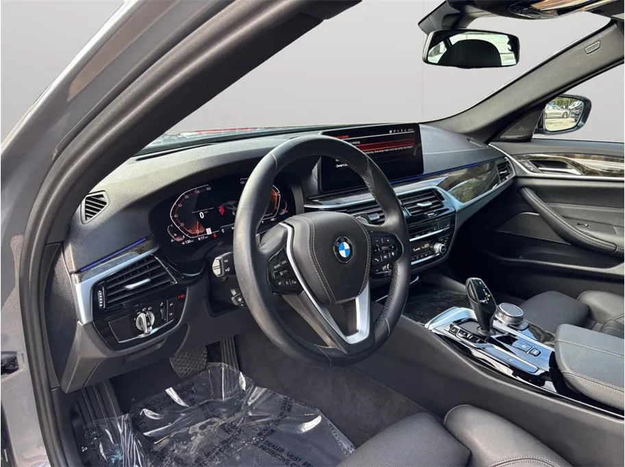 BMW 5 Series photo 6