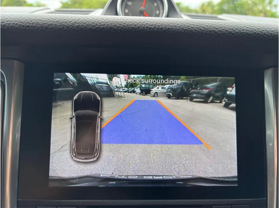 Porsche Macan photo 31