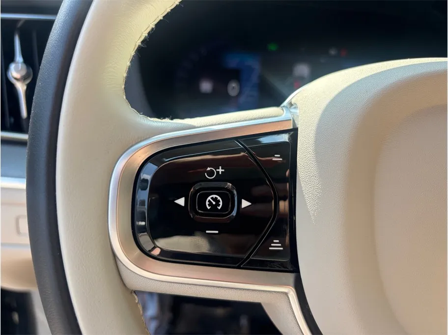 Volvo XC60 photo 28