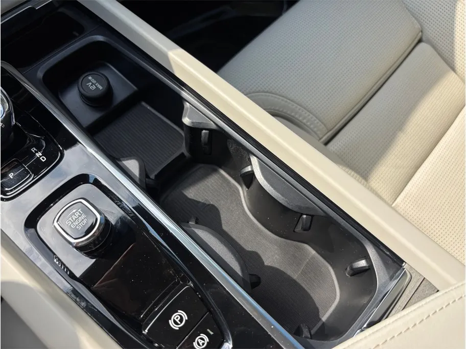 Volvo XC60 photo 38
