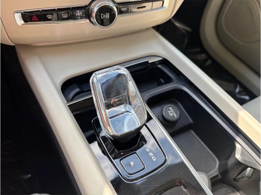 Volvo XC60 photo 39