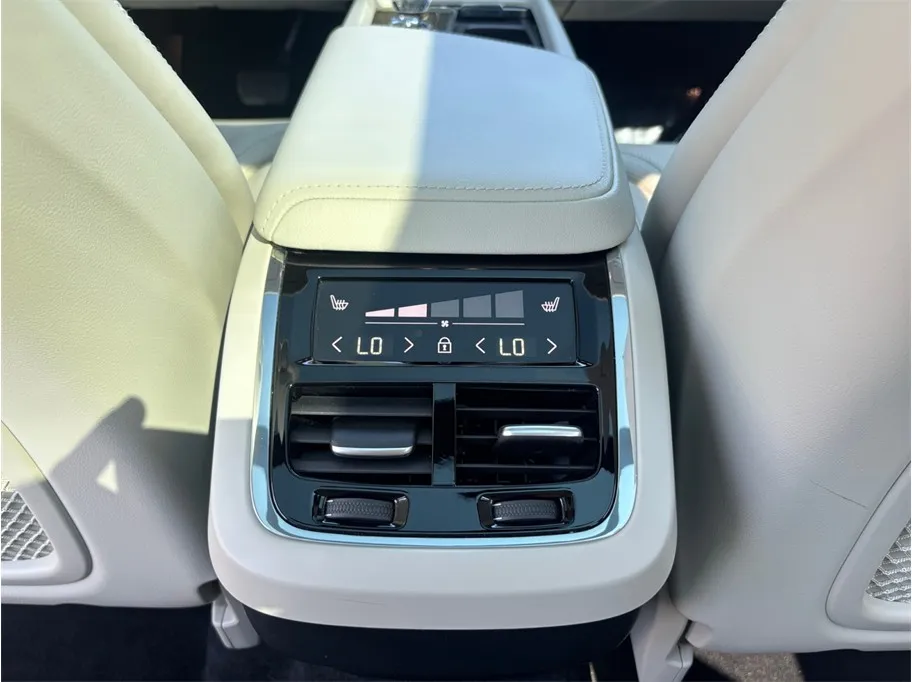 Volvo XC60 photo 43
